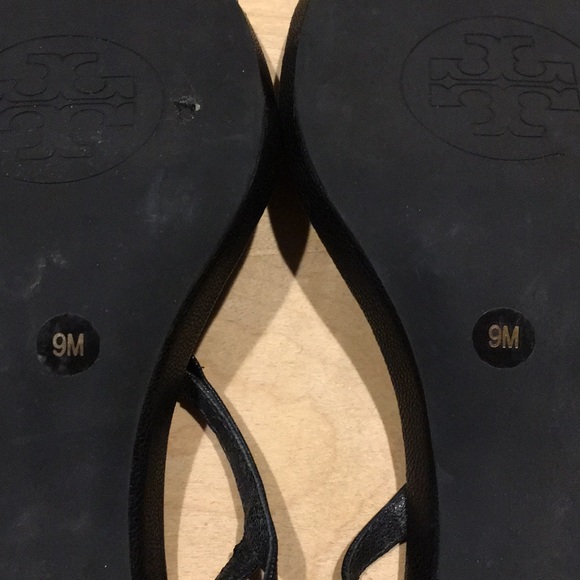 Tory Burch Thong kitten heel black sandal 9M - Picture 6 of 7